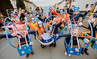 Im Februar 2020 durften die Jecken noch einmal ausgelassen Karneval feiern, kurz danach kam Corona. Die Organisatoren des Kinderkarnevals setzen darauf, dass die Kinder auch im Mai Lust haben, sich zu verkleiden. - BESIM MAZHIQI Im Februar 2020 durften die Jecken noch einmal ausgelassen Karneval feiern, kurz danach kam Corona. Die Organisatoren des Kinderkarnevals setzen darauf, dass die Kinder auch im Mai Lust haben, sich zu verkleiden. - BESIM MAZHIQI