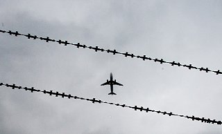 Der Bundestag stimmt über das Gesetz für vereinfachte Abschiebungen aus Deutschland ab. - Julian Stratenschulte Der Bundestag stimmt über das Gesetz für vereinfachte Abschiebungen aus Deutschland ab. - Julian Stratenschulte