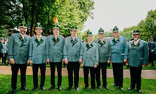 Diese Schützen haben den Großen Verdienstorden am Band erhalten. - Besim Mazhiqi Diese Schützen haben den Großen Verdienstorden am Band erhalten. - Besim Mazhiqi