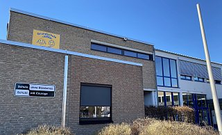 Die Grundschule Im kleinen Feld in Lübbecke wirbt für sich als Schule „mit Courage“ und „ohne Rassismus“. - Heike von Schulz Die Grundschule Im kleinen Feld in Lübbecke wirbt für sich als Schule „mit Courage“ und „ohne Rassismus“. - Heike von Schulz