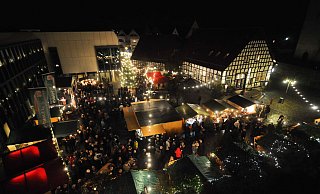 In diesem Jahr findet der Bünder Weihnachtsmarkt bereits zum 12. Mal statt. - Thomas Klüter In diesem Jahr findet der Bünder Weihnachtsmarkt bereits zum 12. Mal statt. - Thomas Klüter
