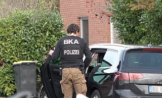 Am 7. Dezember durchsuchten mehr als 30 Einsatzkräfte das Haus der Polizistin. Sie steht im Verdacht, mit Reichsbürgern zu kooperieren. - MT-Archiv Am 7. Dezember durchsuchten mehr als 30 Einsatzkräfte das Haus der Polizistin. Sie steht im Verdacht, mit Reichsbürgern zu kooperieren. - MT-Archiv