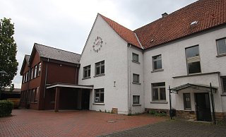 Das Gebäude der ehemaligen Werretalschule sollte ein wichtiger Mittelpunkt der Löhner Jugendarbeit werden. - Susanne Blersch Das Gebäude der ehemaligen Werretalschule sollte ein wichtiger Mittelpunkt der Löhner Jugendarbeit werden. - Susanne Blersch
