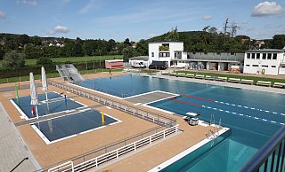 Das Freibad in Höxter startete am 18. Mai in die neue Saison. Noch ist hier nicht alles fertig. - Simone Flörke Das Freibad in Höxter startete am 18. Mai in die neue Saison. Noch ist hier nicht alles fertig. - Simone Flörke