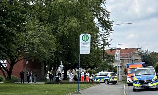 Mehrere Schülerinnen im Alter von 14 und 15 Jahren waren an einem Streit beteiligt, der am Ende mit dem Einsatz von Pfefferspray endete. - Sabrina Adelstein Mehrere Schülerinnen im Alter von 14 und 15 Jahren waren an einem Streit beteiligt, der am Ende mit dem Einsatz von Pfefferspray endete. - Sabrina Adelstein
