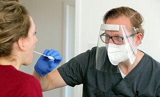 Bislang konnte jeder das Gratis-Angebot bei den Schnelltests nutzen - das ändert sich bald. - Themenbild: Wolfgang Rudolf Bislang konnte jeder das Gratis-Angebot bei den Schnelltests nutzen - das ändert sich bald. - Themenbild: Wolfgang Rudolf