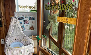Die Tür des Hüllhorster Babykörbchens steht verzweifelten Müttern rund um die Uhr offen. - Kirsten Tirre Die Tür des Hüllhorster Babykörbchens steht verzweifelten Müttern rund um die Uhr offen. - Kirsten Tirre