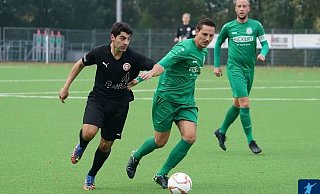 Valanti Plomaritis (l.) und seine Eintrachtler wollen die Gegner so unter Druck setzen wie hier gegen Ubbedissen. - Unger Valanti Plomaritis (l.) und seine Eintrachtler wollen die Gegner so unter Druck setzen wie hier gegen Ubbedissen. - Unger