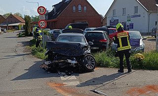 Das Auto hat einen Totalschaden - Claus Frickemeier Das Auto hat einen Totalschaden - Claus Frickemeier