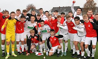 Jubel II: Theesens B-Junioren schlagen den SC Halle in einem packenden Spiel 2:1. - Nicole Bentrup Jubel II: Theesens B-Junioren schlagen den SC Halle in einem packenden Spiel 2:1. - Nicole Bentrup