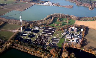 Die Paderborner Kläranlage befindet sich in Sande. - Stadtentwässerungsbetrieb Paderborn Die Paderborner Kläranlage befindet sich in Sande. - Stadtentwässerungsbetrieb Paderborn