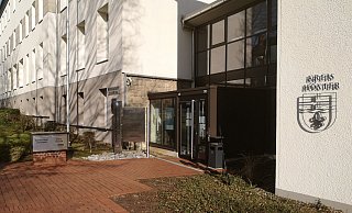 Wer wird als Chef ins Warburger Behördenhaus an der Bahnhofsstraße einziehen? Die Christdemokraten suchen nach geeigneten Bewerbern und Bewerberinnen. - Hermann Ludwig Wer wird als Chef ins Warburger Behördenhaus an der Bahnhofsstraße einziehen? Die Christdemokraten suchen nach geeigneten Bewerbern und Bewerberinnen. - Hermann Ludwig