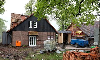 Baustelle: Auf dem Postdamm-Gelände mit dem "Fachwerk" sind mehrere Bauunternehmen aktiv. Baustelle: Auf dem Postdamm-Gelände mit dem "Fachwerk" sind mehrere Bauunternehmen aktiv.