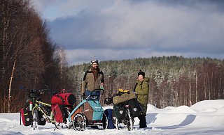Im März haben Christian und Maren Pries mit Tomte eine erste Fahrradreise nach Lappland unternommen. - Christian Pries Im März haben Christian und Maren Pries mit Tomte eine erste Fahrradreise nach Lappland unternommen. - Christian Pries