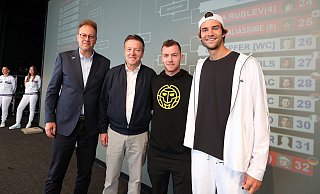 ATP-Supervisor Roland Herfel, Turnierdirektor Ralf Weber sowie die Tennis-Profis Dominik Koepfer und Henri Squire (von links) nahmen am Samstag an der Auslosung teil. - Wolfgang Rudolf ATP-Supervisor Roland Herfel, Turnierdirektor Ralf Weber sowie die Tennis-Profis Dominik Koepfer und Henri Squire (von links) nahmen am Samstag an der Auslosung teil. - Wolfgang Rudolf