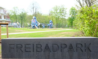 Hunde haben im Park an der Obernfelder Allee nichts zu suchen, zumindest nicht ohne Leine, finden die Mitglieder des Lübbecker Bauausschusses. - Heike von Schulz Hunde haben im Park an der Obernfelder Allee nichts zu suchen, zumindest nicht ohne Leine, finden die Mitglieder des Lübbecker Bauausschusses. - Heike von Schulz