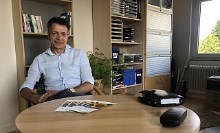 Thomas Reichert in seinem Büro in der Martin-Luther-Straße. - Sven Kienscherf Thomas Reichert in seinem Büro in der Martin-Luther-Straße. - Sven Kienscherf