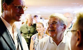 Hendrik Wüst (l, CDU), Ministerpräsident von Nordrhein-Westfalen, setzt sich für NRW als Olympia-Austragungsort ein. - dpa Hendrik Wüst (l, CDU), Ministerpräsident von Nordrhein-Westfalen, setzt sich für NRW als Olympia-Austragungsort ein. - dpa