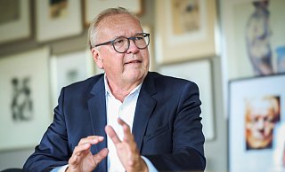 Rainer Wend ist ein politisches Schwergewicht. - Sarah Jonek Fotografie Rainer Wend ist ein politisches Schwergewicht. - Sarah Jonek Fotografie