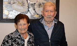 Elisabeth und Günter Westerwinter aus Hövelhof haben sich vor 65 Jahren das Ja-Wort gegeben. - Regina Brucksch Elisabeth und Günter Westerwinter aus Hövelhof haben sich vor 65 Jahren das Ja-Wort gegeben. - Regina Brucksch