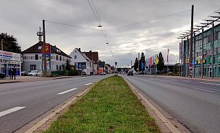 Die Mindener Straße wird ab Montag zwischen dem Alten Rehmer Weg und dem Werrepark in beide Richtungen nur noch einspurig zu befahren sein. - Volker Müller-Ulrich Die Mindener Straße wird ab Montag zwischen dem Alten Rehmer Weg und dem Werrepark in beide Richtungen nur noch einspurig zu befahren sein. - Volker Müller-Ulrich