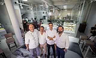 Konditor Filippo Morgano (l), neuer Konditor aus Hannover, Mario Mungiano, Guiseppe Amato und Gianni Mete (r.). - Oliver Krato Konditor Filippo Morgano (l), neuer Konditor aus Hannover, Mario Mungiano, Guiseppe Amato und Gianni Mete (r.). - Oliver Krato