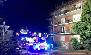 Das Feuer war auf dem Balkon im dritten Obergeschoss des Mehrfamilienhauses an der Horner Straße ausgebrochen. - Feuerwehr Paderborn Das Feuer war auf dem Balkon im dritten Obergeschoss des Mehrfamilienhauses an der Horner Straße ausgebrochen. - Feuerwehr Paderborn