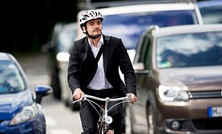 Die Zahl der Fahrradfahrer hat sich in den vergangenen zehn Jahren verdoppelt - (c) dpa-tmn Die Zahl der Fahrradfahrer hat sich in den vergangenen zehn Jahren verdoppelt - (c) dpa-tmn