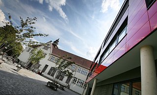 Auf Facebook hat ein Elternteil seinem Ärger Luft gemacht wegen des hohen Unterrichtsausfalls am Gymnasium am Markt. Er moniert, dass sein Sohn gefühlt mehr zuhause als in der Schule sei. - www.gerald-dunkel.de Auf Facebook hat ein Elternteil seinem Ärger Luft gemacht wegen des hohen Unterrichtsausfalls am Gymnasium am Markt. Er moniert, dass sein Sohn gefühlt mehr zuhause als in der Schule sei. - www.gerald-dunkel.de