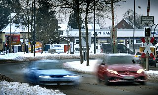 Die Polizei hat nach dem nächtlichen Vorfall auf der B61 in Gütersloh ein Ermittlungsverfahren eingeleitet. - Symbolbild Andreas Frücht Die Polizei hat nach dem nächtlichen Vorfall auf der B61 in Gütersloh ein Ermittlungsverfahren eingeleitet. - Symbolbild Andreas Frücht