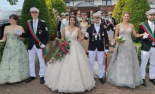 Im Mittelpunkt der Feierlichkeiten steht das Königspaar Sebastian Bläsing und Janine Danzebrink. - Lennart Schlütz Im Mittelpunkt der Feierlichkeiten steht das Königspaar Sebastian Bläsing und Janine Danzebrink. - Lennart Schlütz