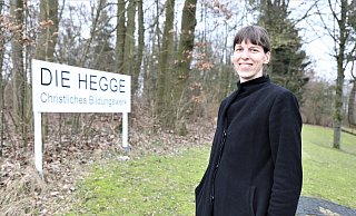 Sandra Legge arbeitet als Bildungsreferentin und Leitungsassistenz auf der Hegge bei Niesen. - Simone Flörke Sandra Legge arbeitet als Bildungsreferentin und Leitungsassistenz auf der Hegge bei Niesen. - Simone Flörke