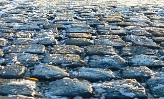 Das Jahresende wird zwar außergewöhnlich mild, aber dafür kommt jede Menge Regen herunter, was vor allem die Ladnwirte freuen wird, denn die vergangenen Monate waren deutlich zu trocken. - NW-Archiv Das Jahresende wird zwar außergewöhnlich mild, aber dafür kommt jede Menge Regen herunter, was vor allem die Ladnwirte freuen wird, denn die vergangenen Monate waren deutlich zu trocken. - NW-Archiv