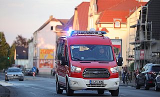 Die Feuerwehr ist seit Stunden vor Ort. - Oliver Krato Die Feuerwehr ist seit Stunden vor Ort. - Oliver Krato