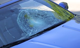 Eines der Opfer, ein 22-jähriger Mann aus Vlotho, wurde bei dem Aufprall schwerst verletzt und schwebt NW-Informationen zu Folge in Lebensgefahr. - Claus Frickemeier Eines der Opfer, ein 22-jähriger Mann aus Vlotho, wurde bei dem Aufprall schwerst verletzt und schwebt NW-Informationen zu Folge in Lebensgefahr. - Claus Frickemeier