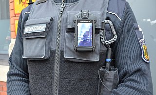 Die Beamten filmten den Auftritt des Mannes per Bodycam. (Symbolbild) - Bundespolizei Die Beamten filmten den Auftritt des Mannes per Bodycam. (Symbolbild) - Bundespolizei