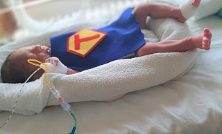 Frühchen brauchen beim Frühstarkt viel Liebe und Zuneigung. - Sankt-Vincenz-Kliniken Frühchen brauchen beim Frühstarkt viel Liebe und Zuneigung. - Sankt-Vincenz-Kliniken