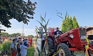 Der beliebte Trecker-Korso am Samstag war das Highlight für Groß und Klein. - Jennifer Mattern Der beliebte Trecker-Korso am Samstag war das Highlight für Groß und Klein. - Jennifer Mattern