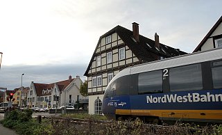Züge können Verspätung haben, in dem Fall sollten Busse warten, fordert der CDU-Landtagsabgeordnete Matthias Goeken. - David Schellenberg Züge können Verspätung haben, in dem Fall sollten Busse warten, fordert der CDU-Landtagsabgeordnete Matthias Goeken. - David Schellenberg