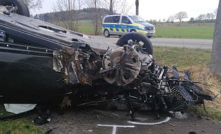 Am nagelneuen Jaguar entstand Totalschaden. - Burkhard Battran Am nagelneuen Jaguar entstand Totalschaden. - Burkhard Battran