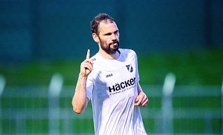 Einer der weiß, wie es geht: Rödinghausens Mittelstürmer Simon Engelmann wurde bereits in vier Spielzeiten Torschützenkönig in der Regionalliga West. - Noah Wedel Einer der weiß, wie es geht: Rödinghausens Mittelstürmer Simon Engelmann wurde bereits in vier Spielzeiten Torschützenkönig in der Regionalliga West. - Noah Wedel
