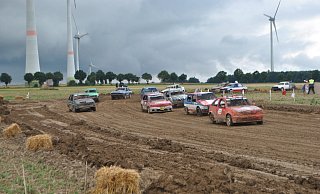 Beim Langstreckenrennen zeigen die Autos, was in ihnen steckt. - Lennart Schlütz Beim Langstreckenrennen zeigen die Autos, was in ihnen steckt. - Lennart Schlütz