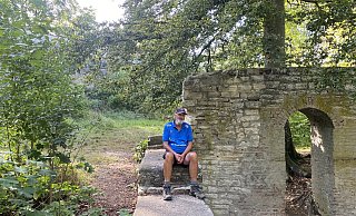 Der Wanderer rastet in Neuenburg an der Donau - Dirk Strehl Der Wanderer rastet in Neuenburg an der Donau - Dirk Strehl