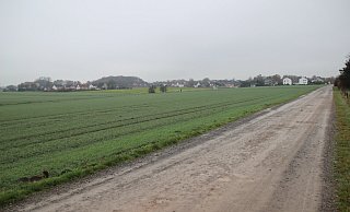 Diese Gegend, die hauptsächlich aus Feldern und Wiesen besteht, ist im Entwurf für den Regionaplan als potenzielles Siedlungsgebiet ausgewiesen. - JAN-HENRIK GERDENER Diese Gegend, die hauptsächlich aus Feldern und Wiesen besteht, ist im Entwurf für den Regionaplan als potenzielles Siedlungsgebiet ausgewiesen. - JAN-HENRIK GERDENER