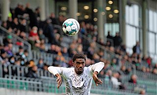 Mehr Zuschauer im Rücken: Das wünschen sich die Rödinghauser Spieler wie Ibrahim Sori Kaba. - Joel Beinke Mehr Zuschauer im Rücken: Das wünschen sich die Rödinghauser Spieler wie Ibrahim Sori Kaba. - Joel Beinke