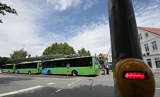Die grün-blaue Stadtbus-Flotte am Bünder Museumsplatz. - Archivfoto: Gerald Dunkel Die grün-blaue Stadtbus-Flotte am Bünder Museumsplatz. - Archivfoto: Gerald Dunkel