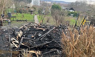 Die Gartenlaube Stunden nach dem nächtlichen Brand. - Paul Brinkmann Die Gartenlaube Stunden nach dem nächtlichen Brand. - Paul Brinkmann