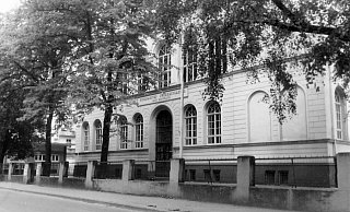 Der Verlust des klassizistischen Friedrichs-Gymnasiums 1972 brachte viele Bürger auf gegen den "Abrisswahn der Politik". - Frank-Michael Kiel-Steinkamp Der Verlust des klassizistischen Friedrichs-Gymnasiums 1972 brachte viele Bürger auf gegen den "Abrisswahn der Politik". - Frank-Michael Kiel-Steinkamp