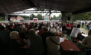Nach einem Public Viewing im Steinmeisterpark sollen drei Männer gegen das Haus eines der Anwohner uriniert haben, der hinter der Petition zum Park steht. - Gerald Dunkel Nach einem Public Viewing im Steinmeisterpark sollen drei Männer gegen das Haus eines der Anwohner uriniert haben, der hinter der Petition zum Park steht. - Gerald Dunkel