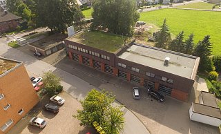 Das jetzige Feuerwehrgerätehaus stammt aus dem Jahr 1981. Es wurde 2001 in Eigenleistung erweitert. - Jens Reddeker Das jetzige Feuerwehrgerätehaus stammt aus dem Jahr 1981. Es wurde 2001 in Eigenleistung erweitert. - Jens Reddeker